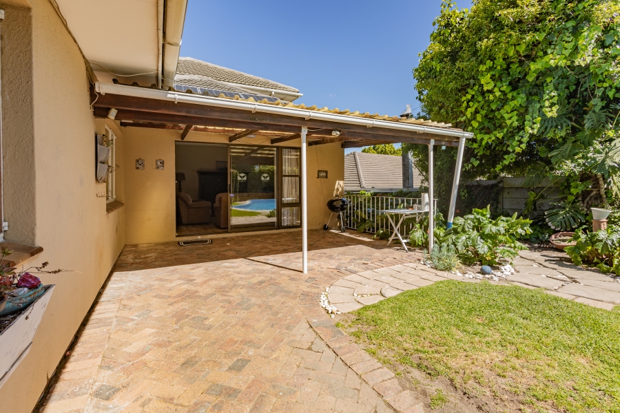 4 Bedroom Property for Sale in Kenridge Western Cape